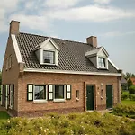 Comfortable Holiday Home, 700 M From The Beach